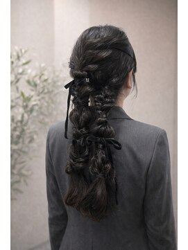 モゴイケブクロ(MOGO IKEBUKURO) タイト編み下ろしアレンジ