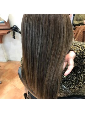 カルフール 草加本店(Carrefour) トリートメントをplusしたアッシュベージュ