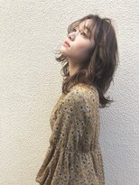 外ハネハイレイヤースタイル