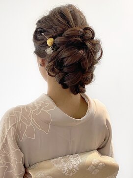 アメリ(AMELIE) 華やかお着物アップ