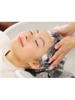 【ヘッドスパ30分\4400】頭皮ケア＆癒しの時間を提供。心地よい香りに包まれながら、美しい髪の土台作り♪