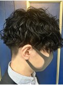 無造作スパイラルパーマサイドグラデーションスリークショート