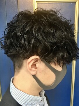 エレナ(elena) 無造作スパイラルパーマサイドグラデーションスリークショート