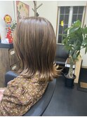 ライトベージュ
