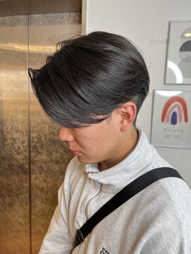 エクリ 麻布十番(equri) コスメストレートセンターパート