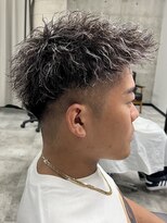 イーラ(era)&nbsp;ジェットモヒカンホワイトメッシュツイストスパイラルパーマ