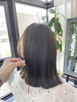 ロイオブジゼル(roi of GiseL) 透明感切りっぱロングボブ【博多天神】@halu_the_world