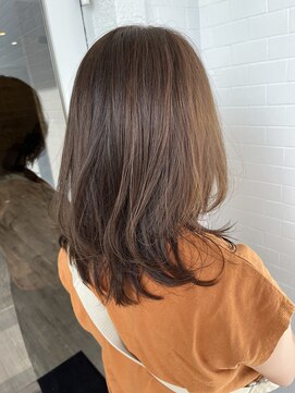 ヴィータアレグリア(Vita Alegria) 20代30代40代オススメレイヤーカットで動きのあるスタイルに♪
