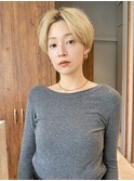 大人ハンサムショート　センターパート　前髪なしショート表参道