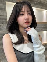 アイヴィー(IVY)&nbsp;グレージュカラーフェイスレイヤーくびれヘア【肥田亜沙美】