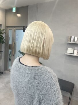 【Lucy】ボブ×ホワイトブロンド