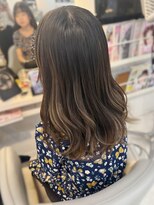【山田】グラデーションハイライトミルクティーベージュ