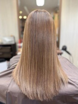 フィールアットホーム(FEEL AT HOME)の写真/【東区役所駅徒歩6分】沖縄生まれのNAJEYオイルストレート☆うねりやクセのお悩みに。本格髪質改善！