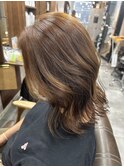 ベージュ