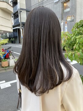 ブリス(VLISS) レイヤーカット 顔周りレイヤー 透明感 20代30代40代