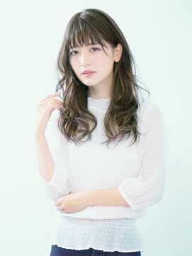 ジジ(GIGI) カールの重ね技でつくる愛されロング