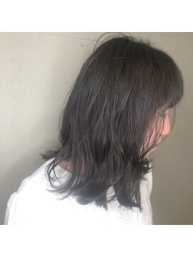 アルマヘアー(Alma hair by murasaki) おフェロな雰囲気たっぷりのロブスタイル
