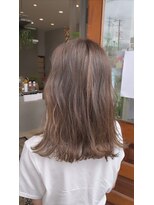 クルニエ(crenier)&nbsp;crenierで作る重めボブディ＠アッシュブラウンとハイライト○