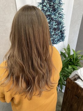 シロトータルデザイン(shiro total design) ハイトーンカラー×アッシュベージュ