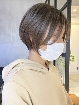 エリマ 調布(elima) 大人ショートボブ 前髪なし アッシュベージュ イルミナカラー