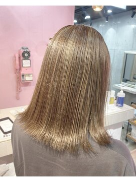 レイドバック(LAID BACK) 【代官山美容室】アッシュベージュ☆ハイライト