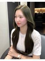 ワン バイ ジエクト(One by The Ect)&nbsp;センターパート＆色気レイヤーオリーブグレージュ