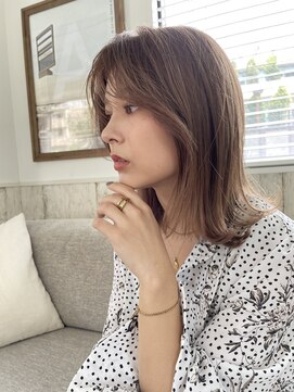 キートス(Kiitos) ミディアムレイヤーくびれヘア韓国風大人女性