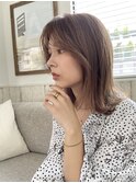 ミディアムレイヤーくびれヘア韓国風大人女性