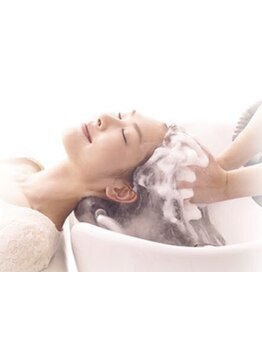 頭皮の汚れを落とし、髪の芯から美しく！心地良いマッサージで、髪も心もリフレッシュ☆