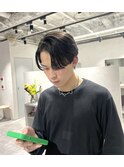 黒髪センターパートニュアンスパーマ