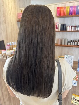 サリュー バイ イザ(Salut by IZA) ベージュブラウンカラー似合わせカットセミロング