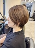 白髪ぼかし×立体感ハイライトで若見え！上品ショートボブ