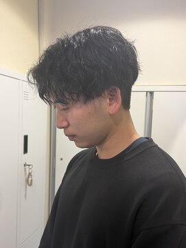 メンズサロンスタイル 茅ヶ崎(Men's salon STYLE) MEN’S HAIR/縦落ちパーマ/刈り上げセンターパート/茅ヶ崎