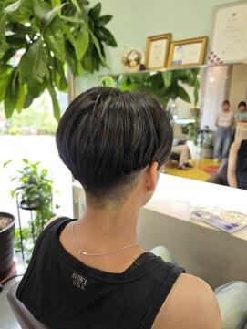 エストレーラ 刈り上げスタイル