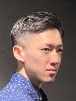 ビーダンディー(Bee dandy)&nbsp;後ろV字 七三分けアップバング ツーブロック フェードカット