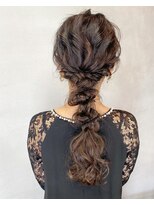 フィオーレ ヘアデザイン(FIORE hair design)&nbsp;編みおろし ポニーテール ロングヘア