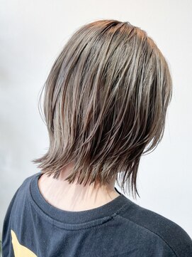 ヴェアリ(Vary) ミルクティーアッシュグレージュ小顔レイヤーボブ