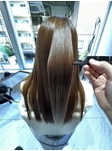 ハイトーンベージュツヤ髪