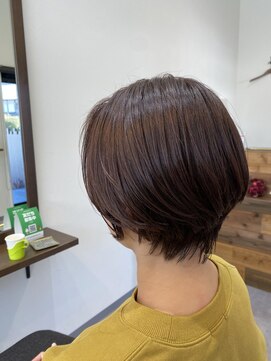 ラブラ(LABRA) 前下がりショートボブ