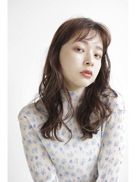 キース(KITH) ふんわり質感のドライパーマ