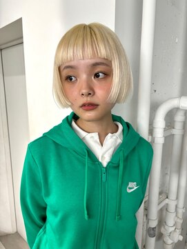レコ 渋谷(LECO) ハイトーンブリーチホワイトカラーオン眉ボブ