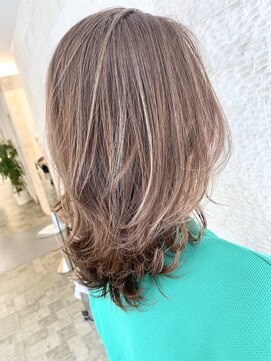 プレフェレプレフェ(prefere prefe) 白髪ぼかしハイライト くびれヘア