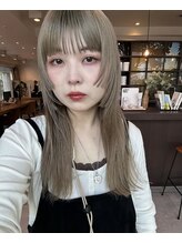 【akari】ブリーチなしで明るい髪にそだてるカラー、顔まわりデザインカットが得意です！