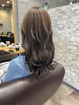 セプトヘア(sept hair) ロングレイヤー　ハイライトスタイル