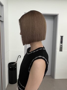 ローレンアオ(LOREN AO) 【LOREN AO】ぷつっとボブ/ミルクティーベージュ/ブリーチ