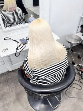 ルシティ(Le City) White blond 【ダブルカラー/ブリーチ/髪質改善】