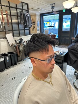 ルドローブラントオオサカ(LUDLOW BLUNT Osaka) 【LUDLOW　BLUNT】スキンフェードカット　バーバー　ショート