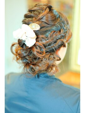 ココティエ (COCOTIER) {ヘアセット}結婚式・編み込みスタイル☆