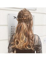 ヘアーアンドメイク カナン(HAIR&MAKE CANAAN)&nbsp;ロングスタイル ・ ハーフアップアレンジ
