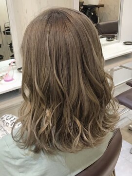 ディバイス カラーアンドエクステ(Device) 【Device】外国人風スモーキーグレージュWカラー